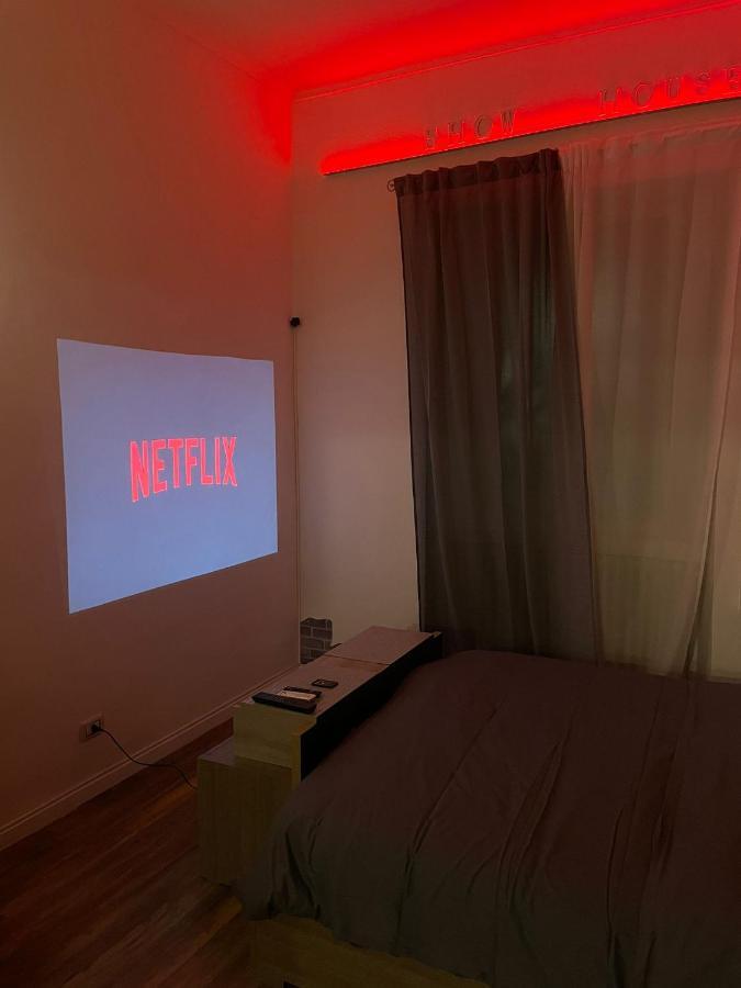 Show House Turyn Zewnętrze zdjęcie