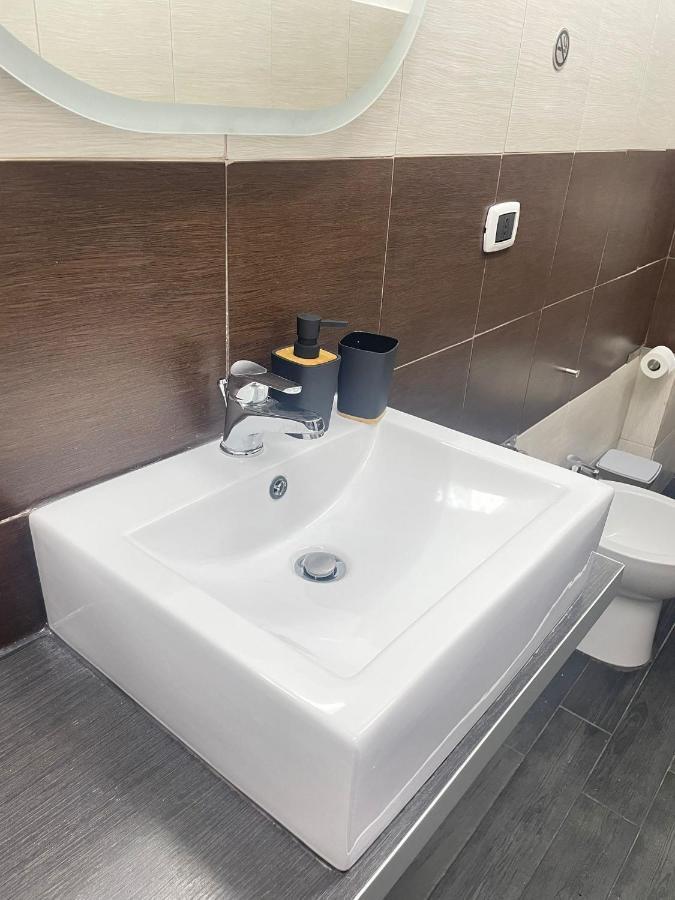 Show House Turyn Zewnętrze zdjęcie