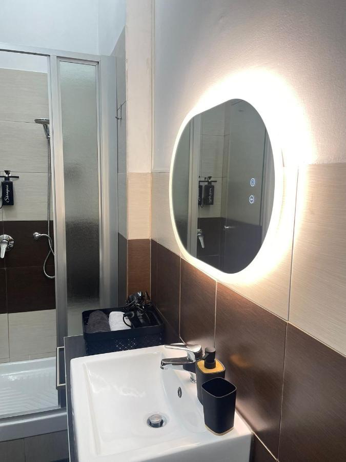 Show House Turyn Zewnętrze zdjęcie