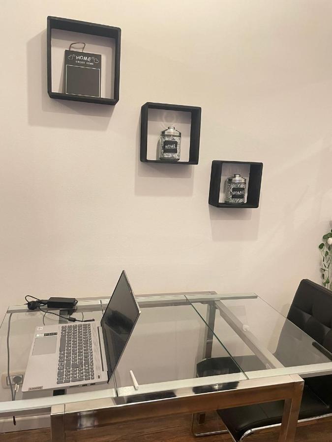 Show House Turyn Zewnętrze zdjęcie