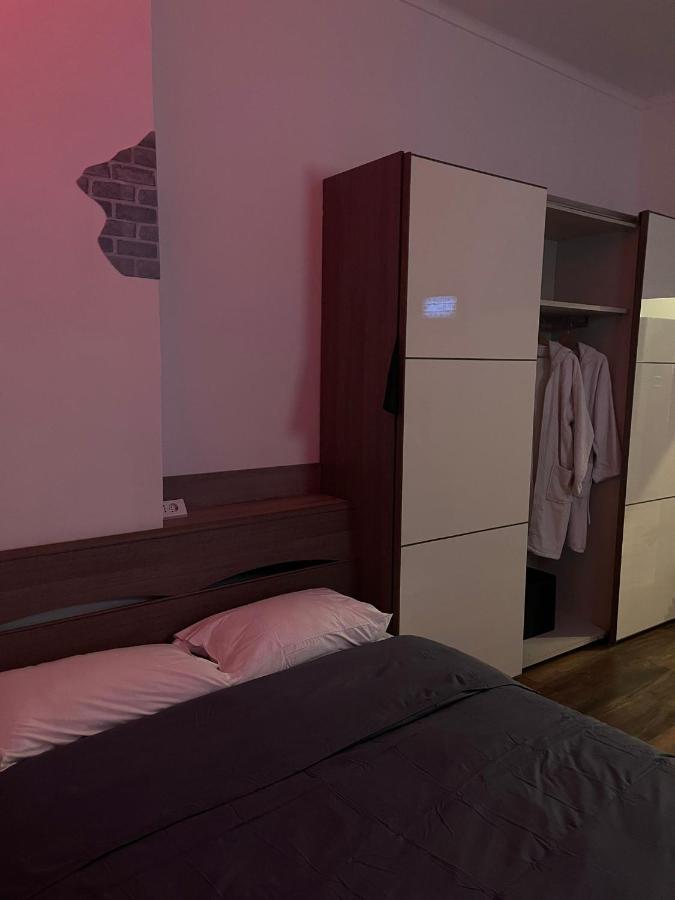 Show House Turyn Zewnętrze zdjęcie