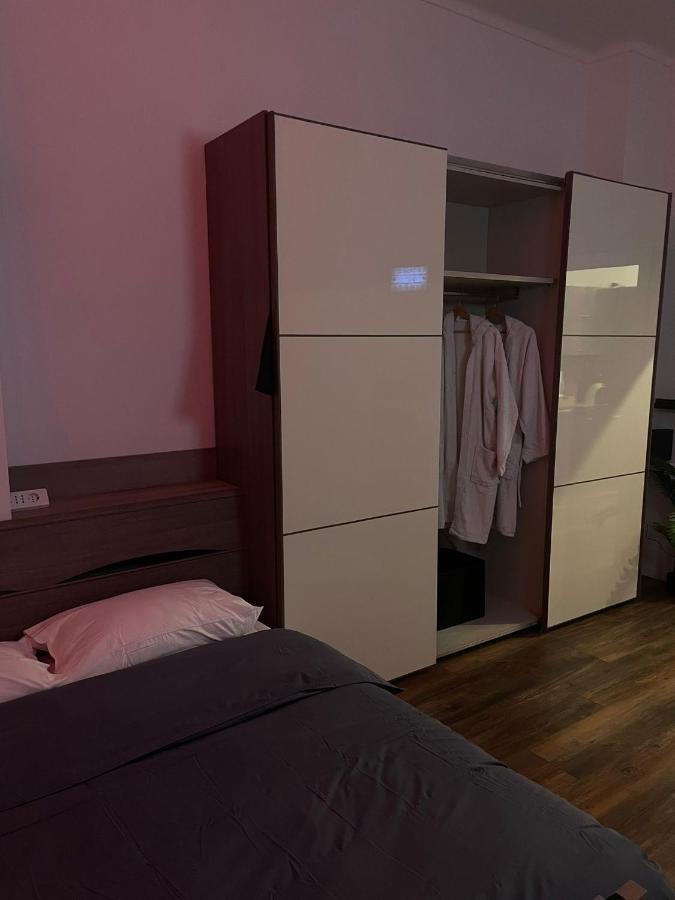 Show House Turyn Zewnętrze zdjęcie
