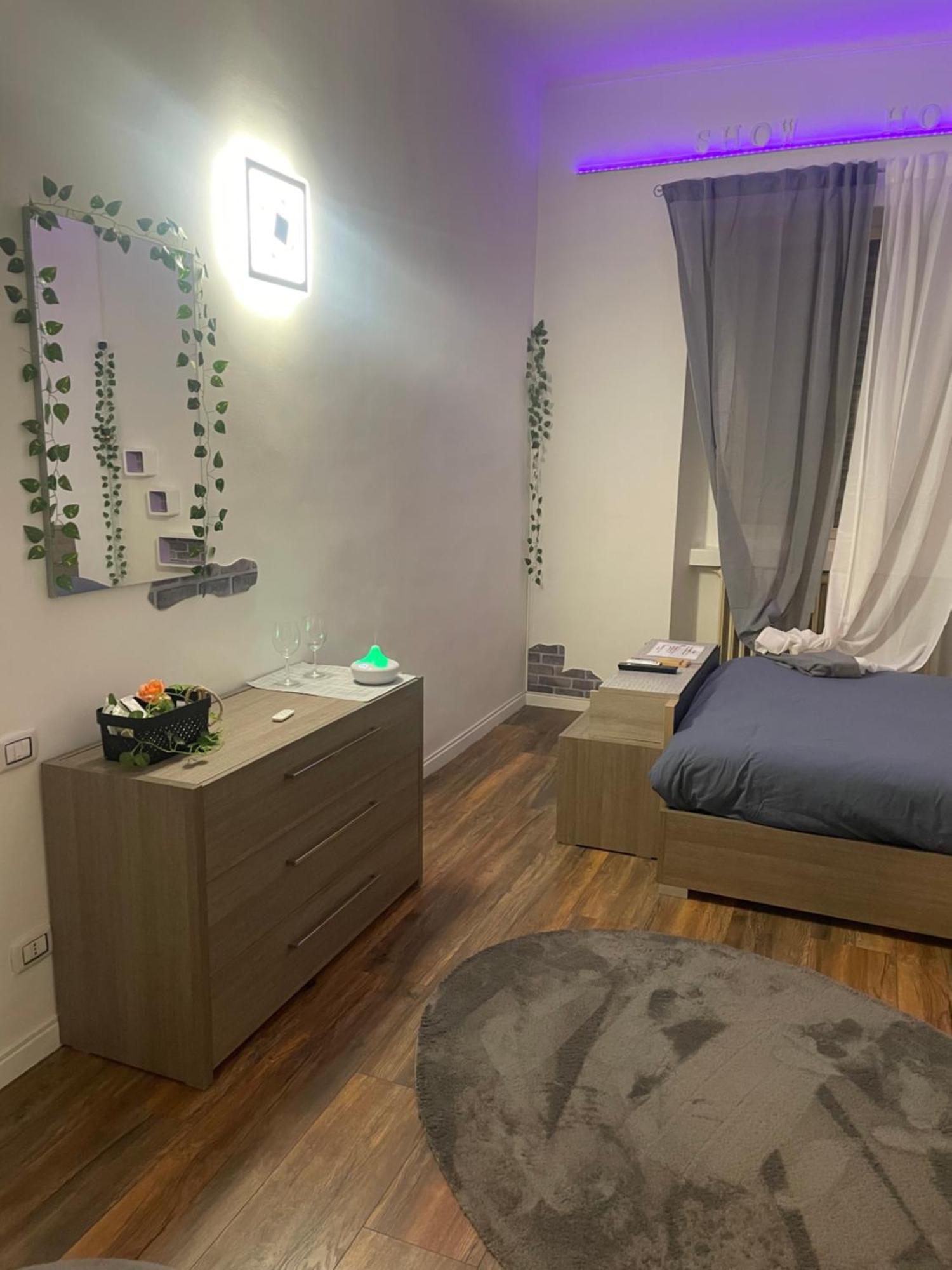 Show House Turyn Zewnętrze zdjęcie